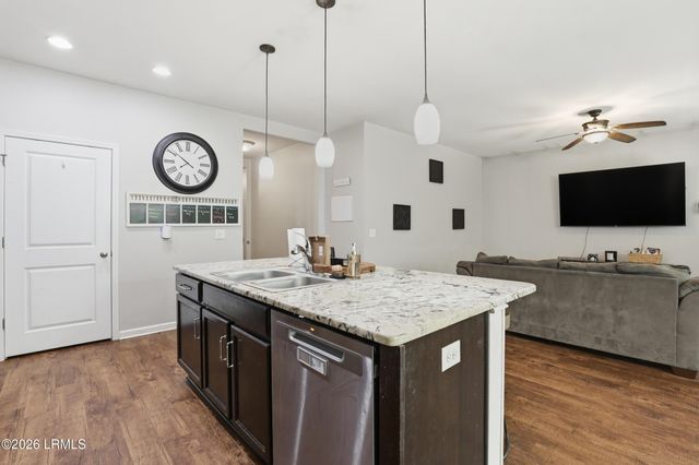 4864 Breeze Way, Lady's Island, SC 29907