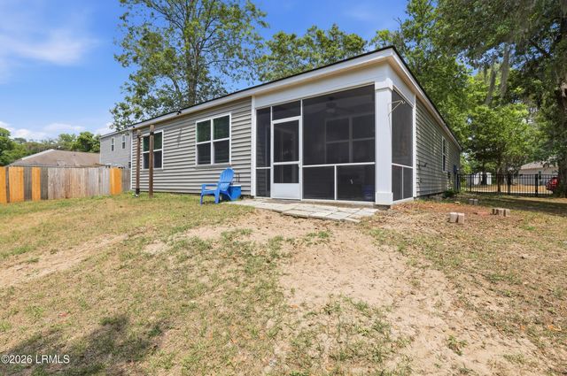 4864 Breeze Way, Lady's Island, SC 29907
