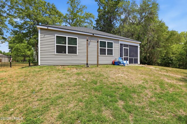 4864 Breeze Way, Lady's Island, SC 29907