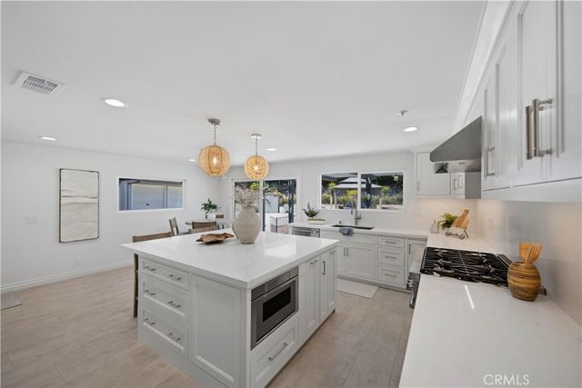 880 Avenida Acapulco, San Clemente, CA 92672