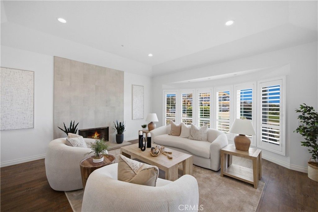 Image 13 of property listing at 880 Avenida Acapulco, San Clemente, CA 92672
