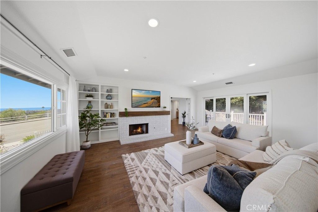 Image 17 of property listing at 880 Avenida Acapulco, San Clemente, CA 92672