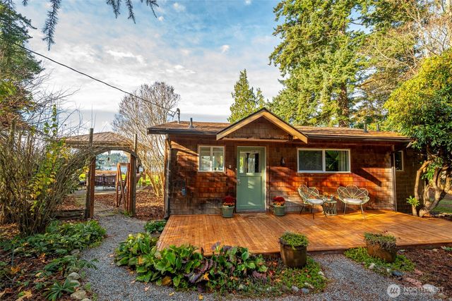 5222 East Harbor Road, Freeland, WA 98249