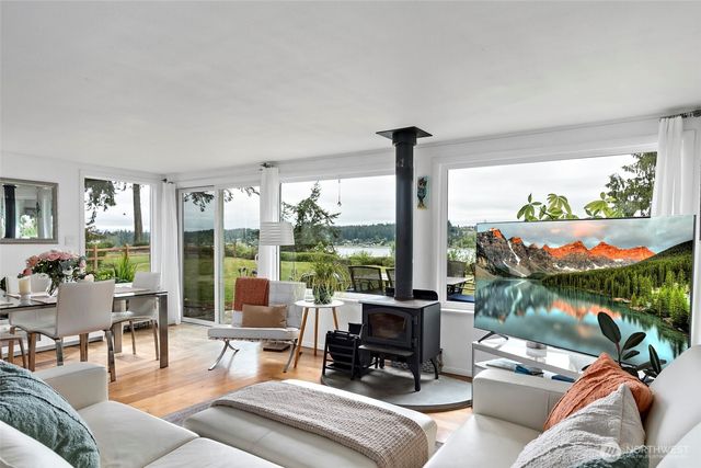 5222 East Harbor Road, Freeland, WA 98249