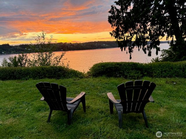 5222 East Harbor Road, Freeland, WA 98249