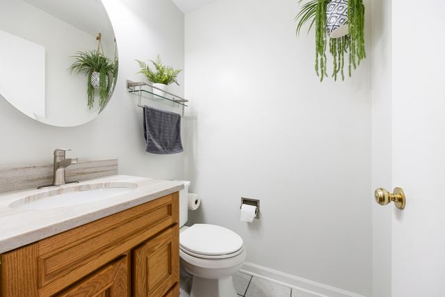 716 Sand Creek Drive, Carol Stream, IL 60188