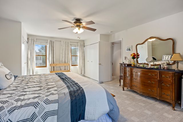 716 Sand Creek Drive, Carol Stream, IL 60188