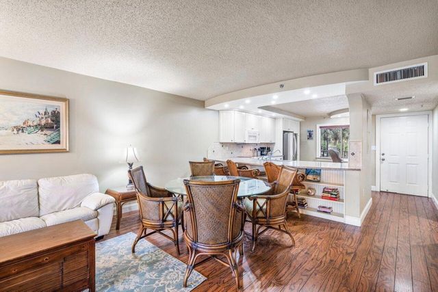 275 Palm Avenue C206, Jupiter, FL 33477