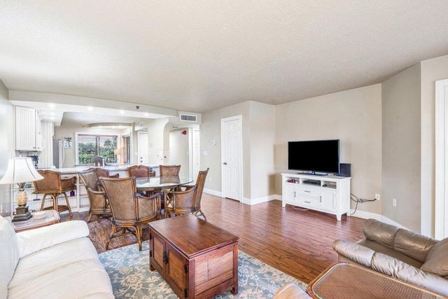 275 Palm Avenue C206, Jupiter, FL 33477