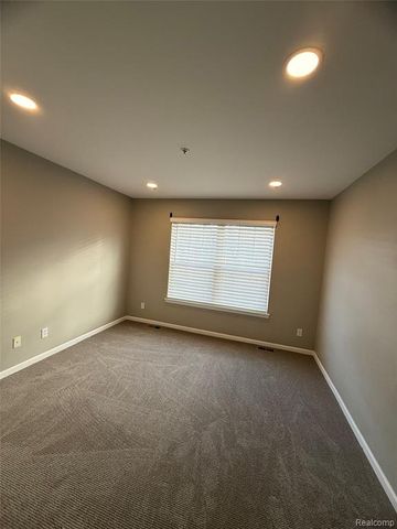 3046 Camden Drive, Troy, MI 48084