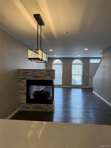 3046 Camden Drive, Troy, MI 48084