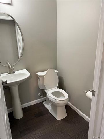 3046 Camden Drive, Troy, MI 48084