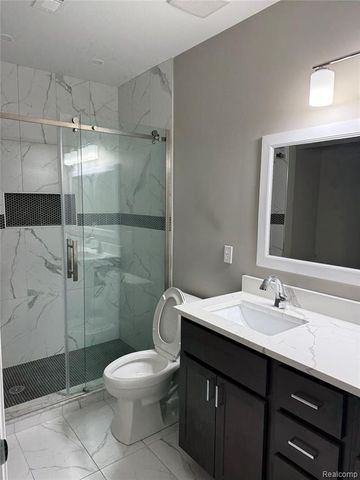 3046 Camden Drive, Troy, MI 48084