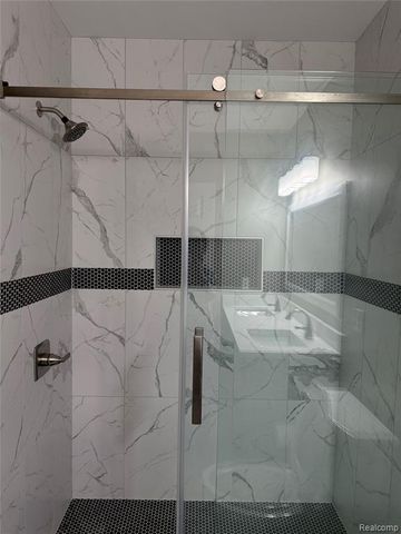 3046 Camden Drive, Troy, MI 48084