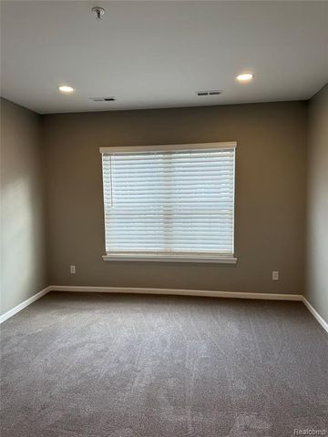 3046 Camden Drive, Troy, MI 48084