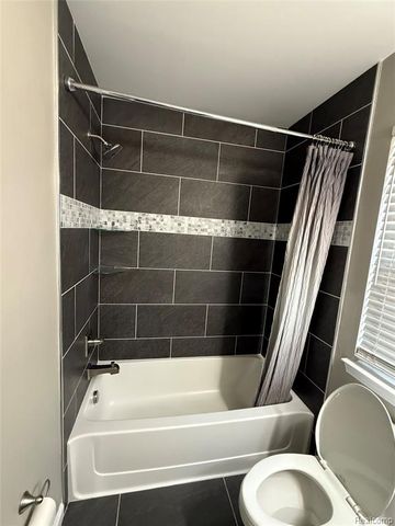 3046 Camden Drive, Troy, MI 48084