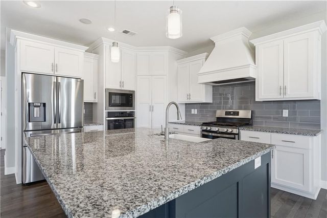 11300 N Michigan Avenue, Kansas City, MO 64155