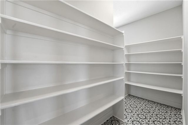 11300 N Michigan Avenue, Kansas City, MO 64155