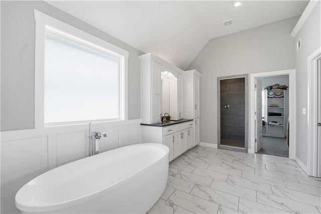 11300 N Michigan Avenue, Kansas City, MO 64155