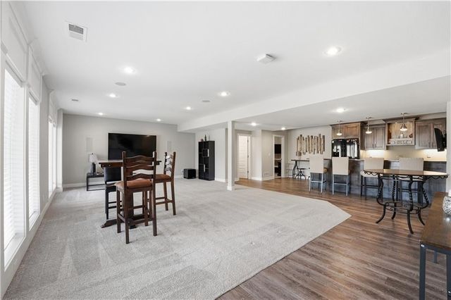 11300 N Michigan Avenue, Kansas City, MO 64155