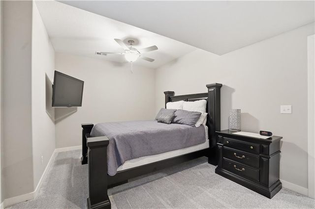 11300 N Michigan Avenue, Kansas City, MO 64155