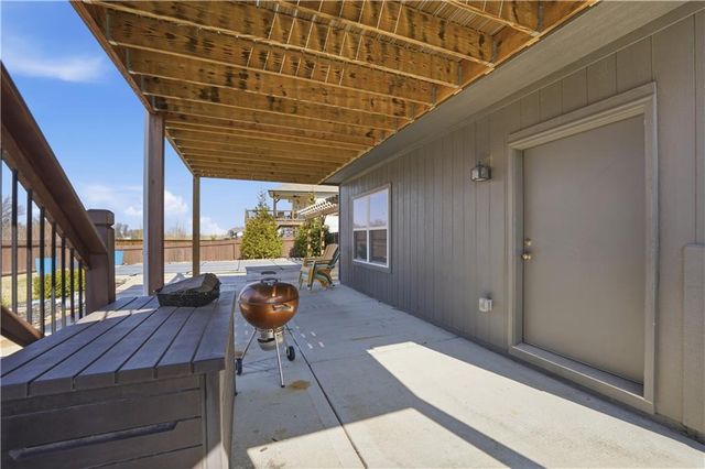 11300 N Michigan Avenue, Kansas City, MO 64155