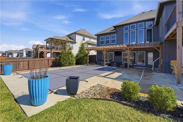 11300 N Michigan Avenue, Kansas City, MO 64155