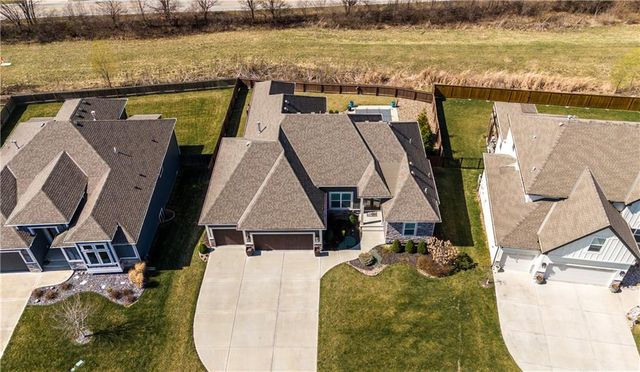 11300 N Michigan Avenue, Kansas City, MO 64155