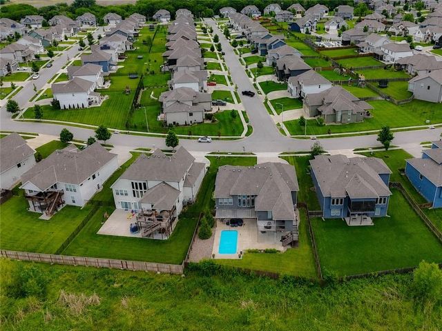 11300 N Michigan Avenue, Kansas City, MO 64155