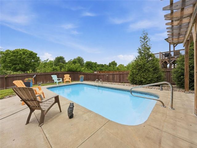 11300 N Michigan Avenue, Kansas City, MO 64155