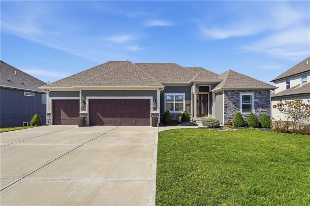 11300 N Michigan Avenue, Kansas City, MO 64155