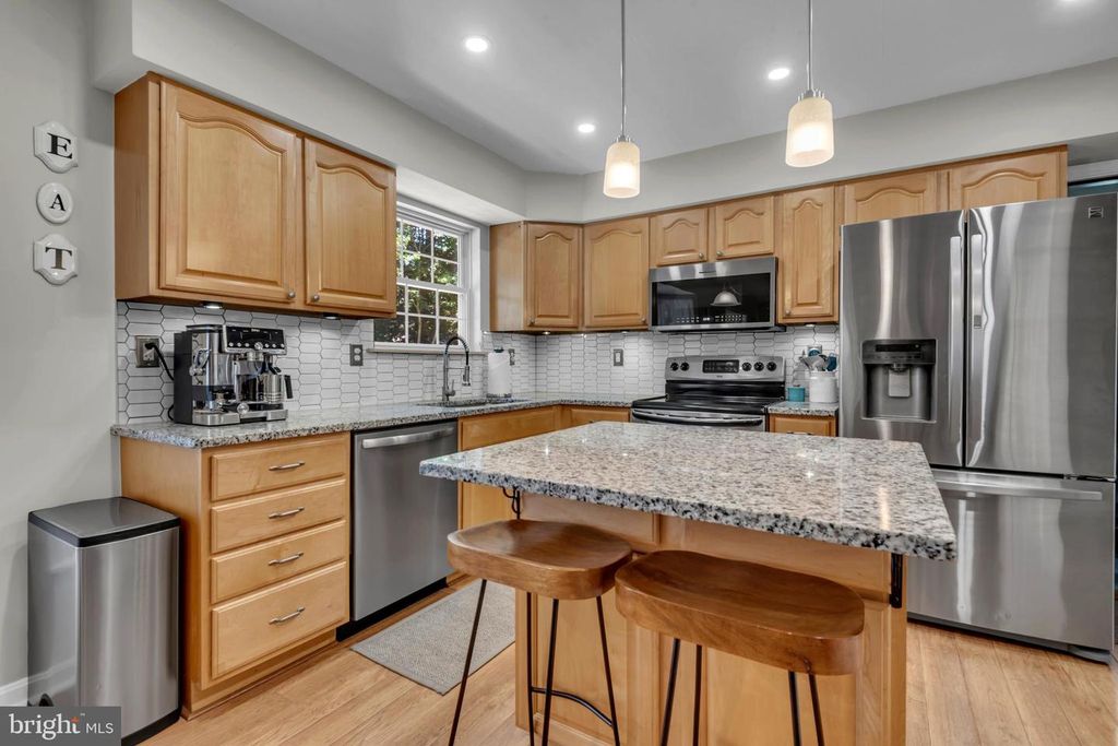 Image 12 of property listing at 1016 DOCKSER DR, Crownsville, MD 21032