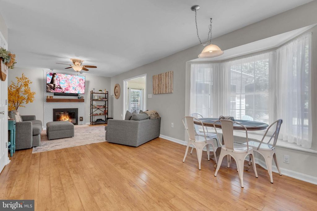 Image 17 of property listing at 1016 DOCKSER DR, Crownsville, MD 21032