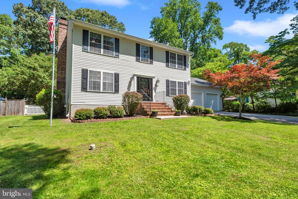 Image 2 of property listing at 1016 DOCKSER DR, Crownsville, MD 21032
