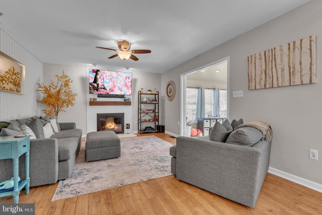 Image 20 of property listing at 1016 DOCKSER DR, Crownsville, MD 21032