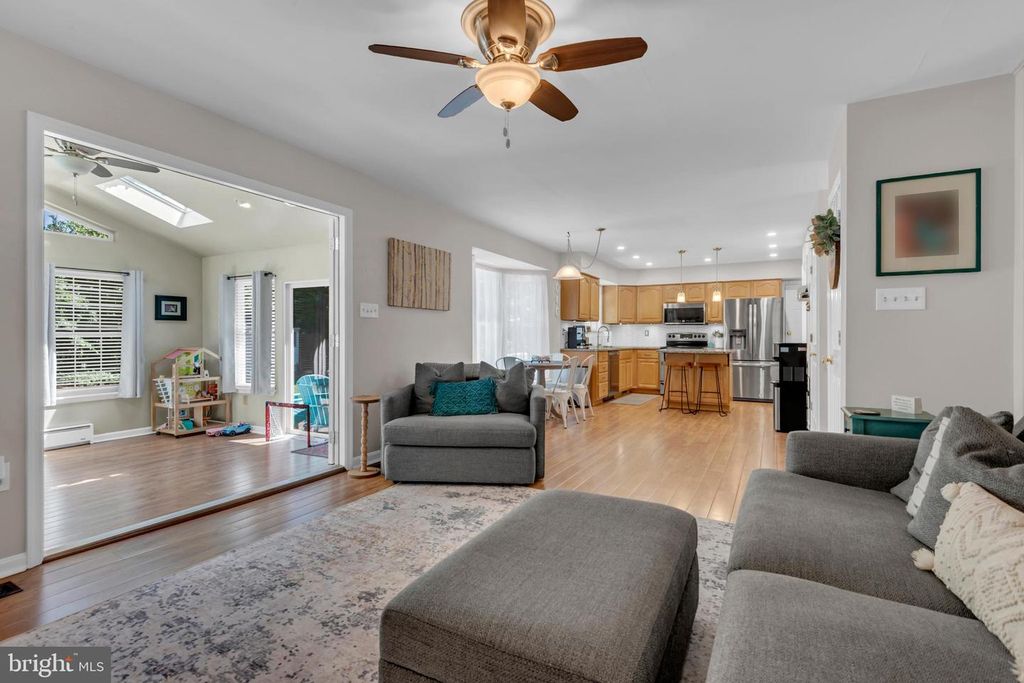 Image 21 of property listing at 1016 DOCKSER DR, Crownsville, MD 21032