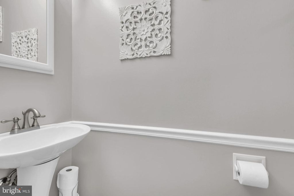 Image 26 of property listing at 1016 DOCKSER DR, Crownsville, MD 21032