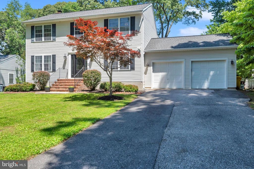 Image 3 of property listing at 1016 DOCKSER DR, Crownsville, MD 21032