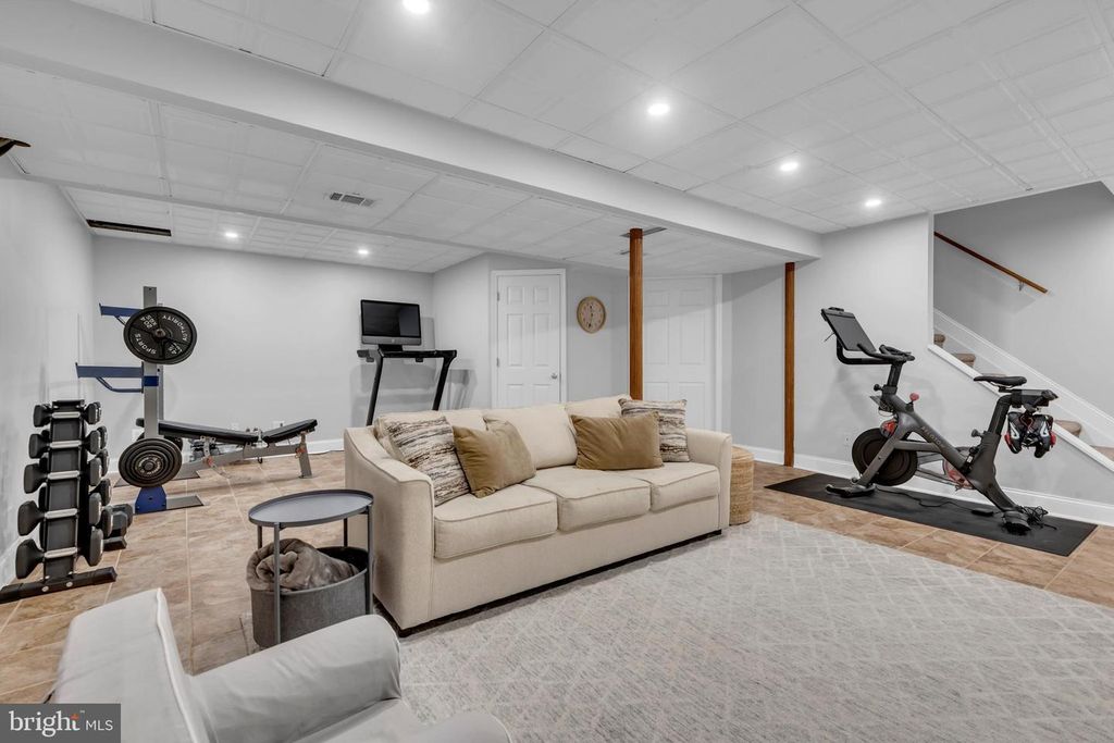 Image 36 of property listing at 1016 DOCKSER DR, Crownsville, MD 21032