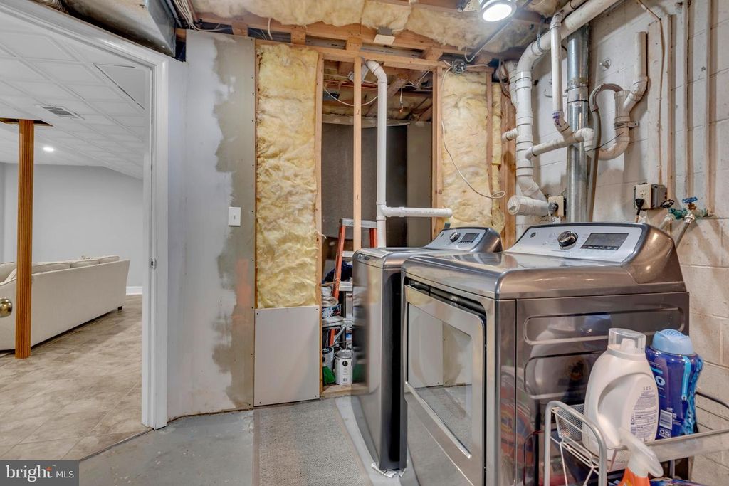 Image 41 of property listing at 1016 DOCKSER DR, Crownsville, MD 21032