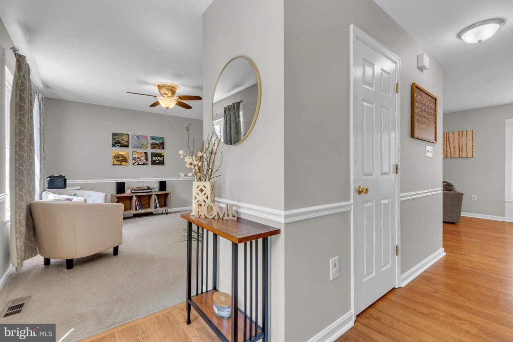Image 6 of property listing at 1016 DOCKSER DR, Crownsville, MD 21032