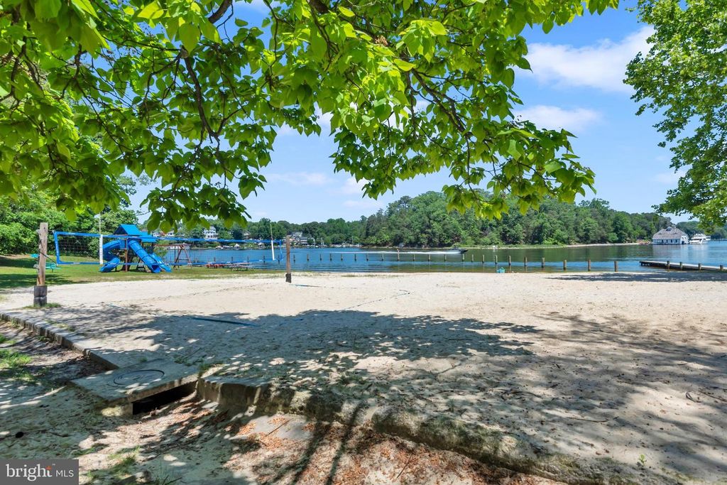 Image 60 of property listing at 1016 DOCKSER DR, Crownsville, MD 21032