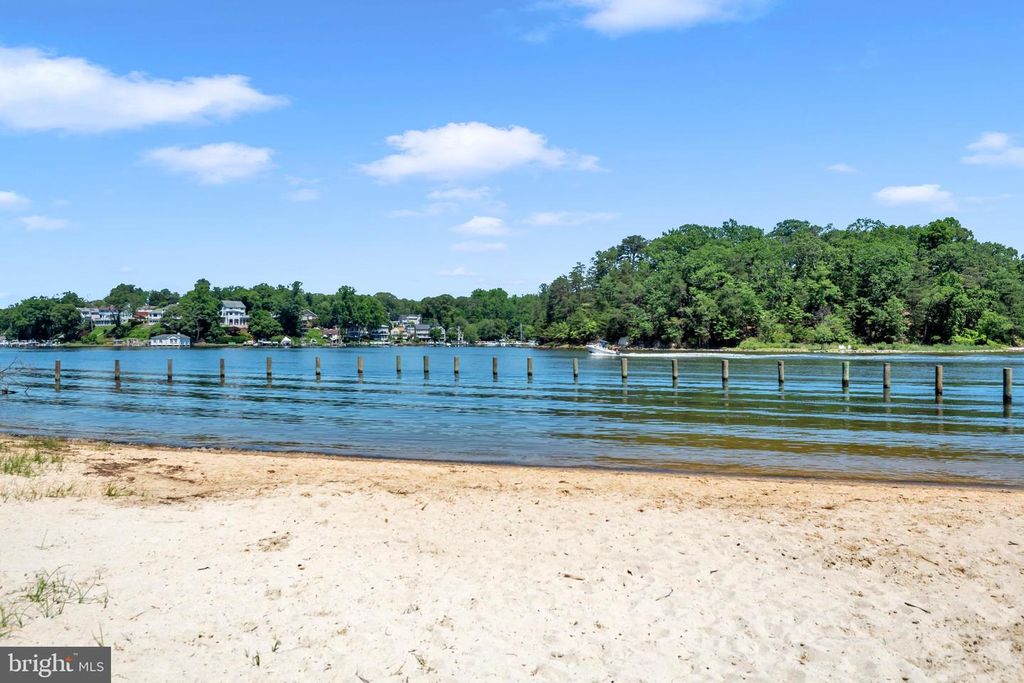 Image 64 of property listing at 1016 DOCKSER DR, Crownsville, MD 21032