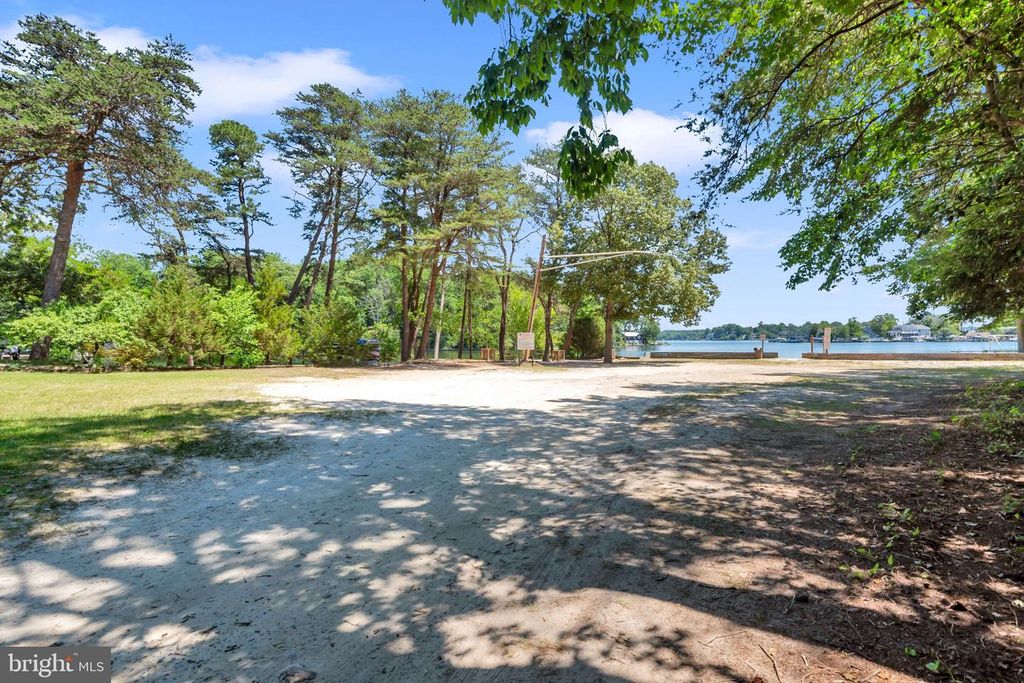 Image 65 of property listing at 1016 DOCKSER DR, Crownsville, MD 21032