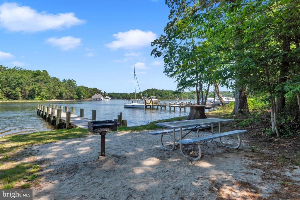 Image 78 of property listing at 1016 DOCKSER DR, Crownsville, MD 21032