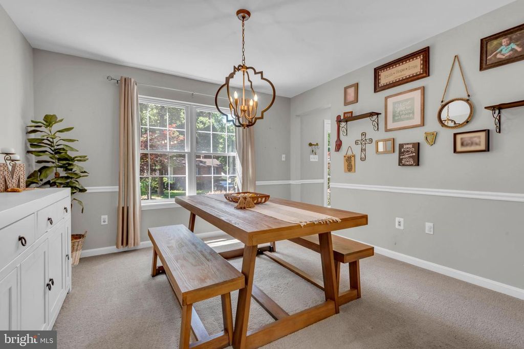 Image 9 of property listing at 1016 DOCKSER DR, Crownsville, MD 21032
