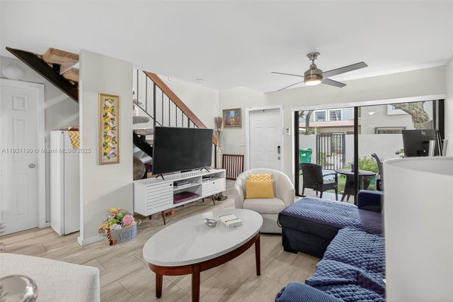 10425 SW 154th Ct 6, Miami, FL 33196