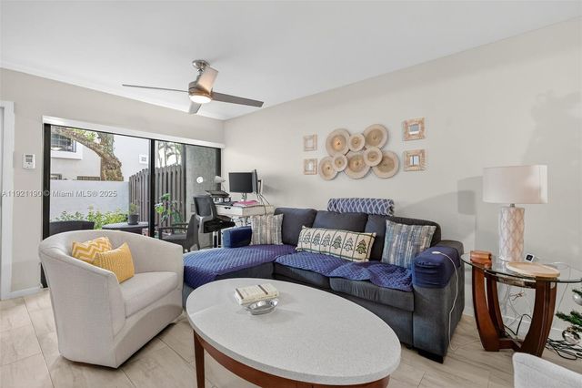 10425 SW 154th Ct 6, Miami, FL 33196