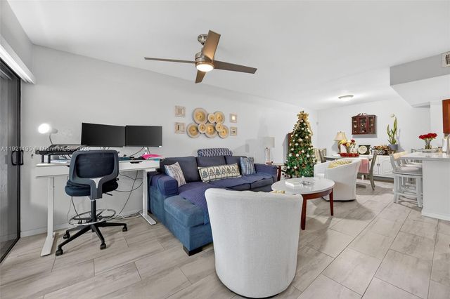 10425 SW 154th Ct 6, Miami, FL 33196