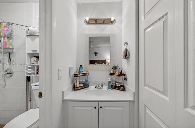 10425 SW 154th Ct 6, Miami, FL 33196